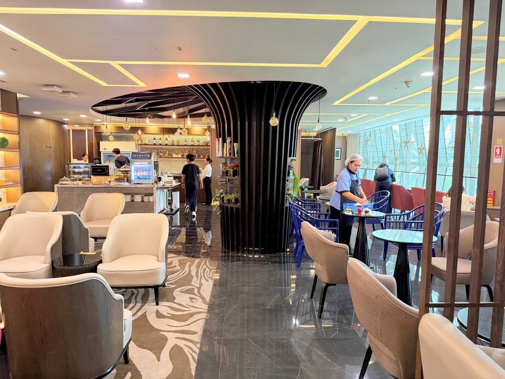 【BKK機場曼谷中華航空貴賓室VIP LOUNGE】豐富餐點隱密環境,金卡會籍免費使用貴賓室 - 第5張圖 【BKK機場曼谷中華航空貴賓室VIP LOUNGE】豐富餐點隱密環境,金卡會籍免費使用貴賓室