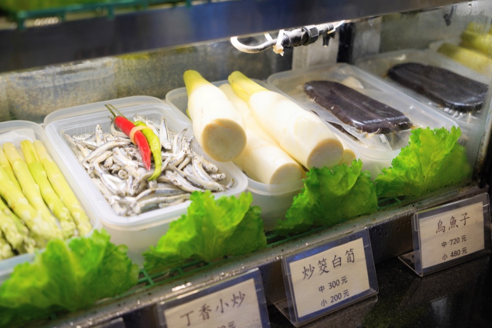 【喫飯食堂】永康街美食小吃推薦，必點招牌煎豬肝、封肉，喫飯食堂心得評價