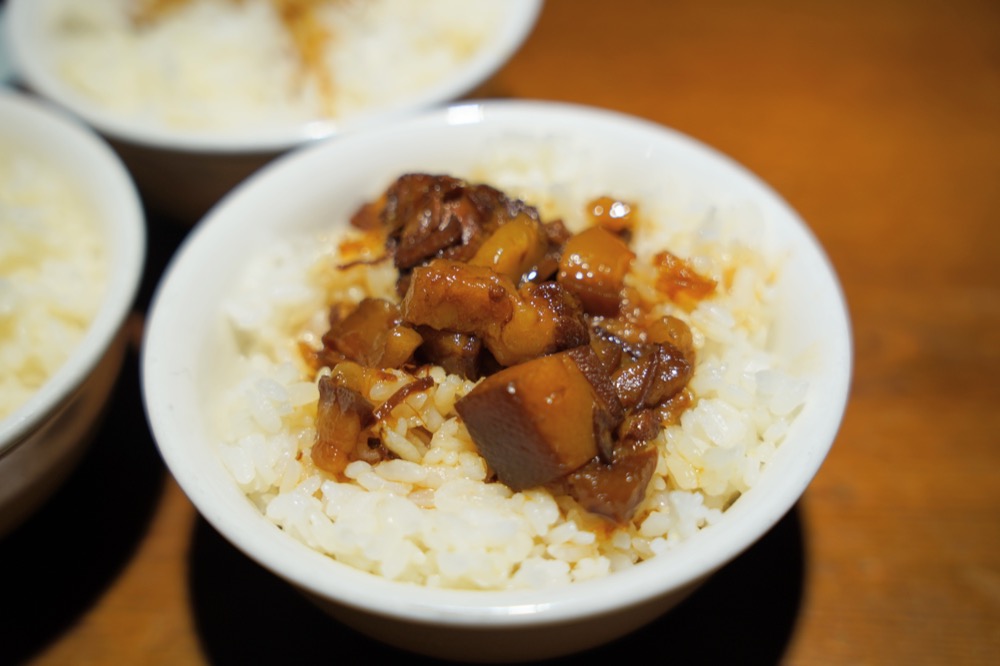 【喫飯食堂】永康街美食小吃推薦，必點招牌煎豬肝、封肉，喫飯食堂心得評價