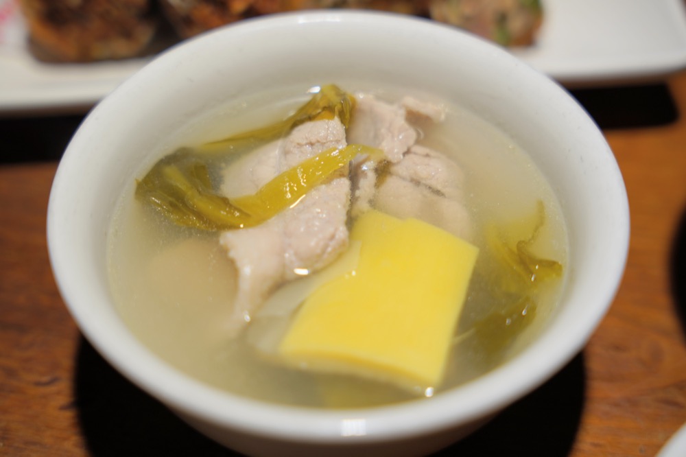 【喫飯食堂】永康街美食小吃推薦，必點招牌煎豬肝、封肉，喫飯食堂心得評價