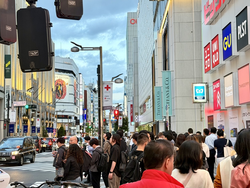 【UNIQLO COFFEE新宿東口本店】新宿UNIQLO二樓賣咖啡附設座位!ユニクロ新宿本店 - 第15張圖 UNIQLO COFFEE 新宿本店-逛uniqlo買衣服也可以喝咖啡